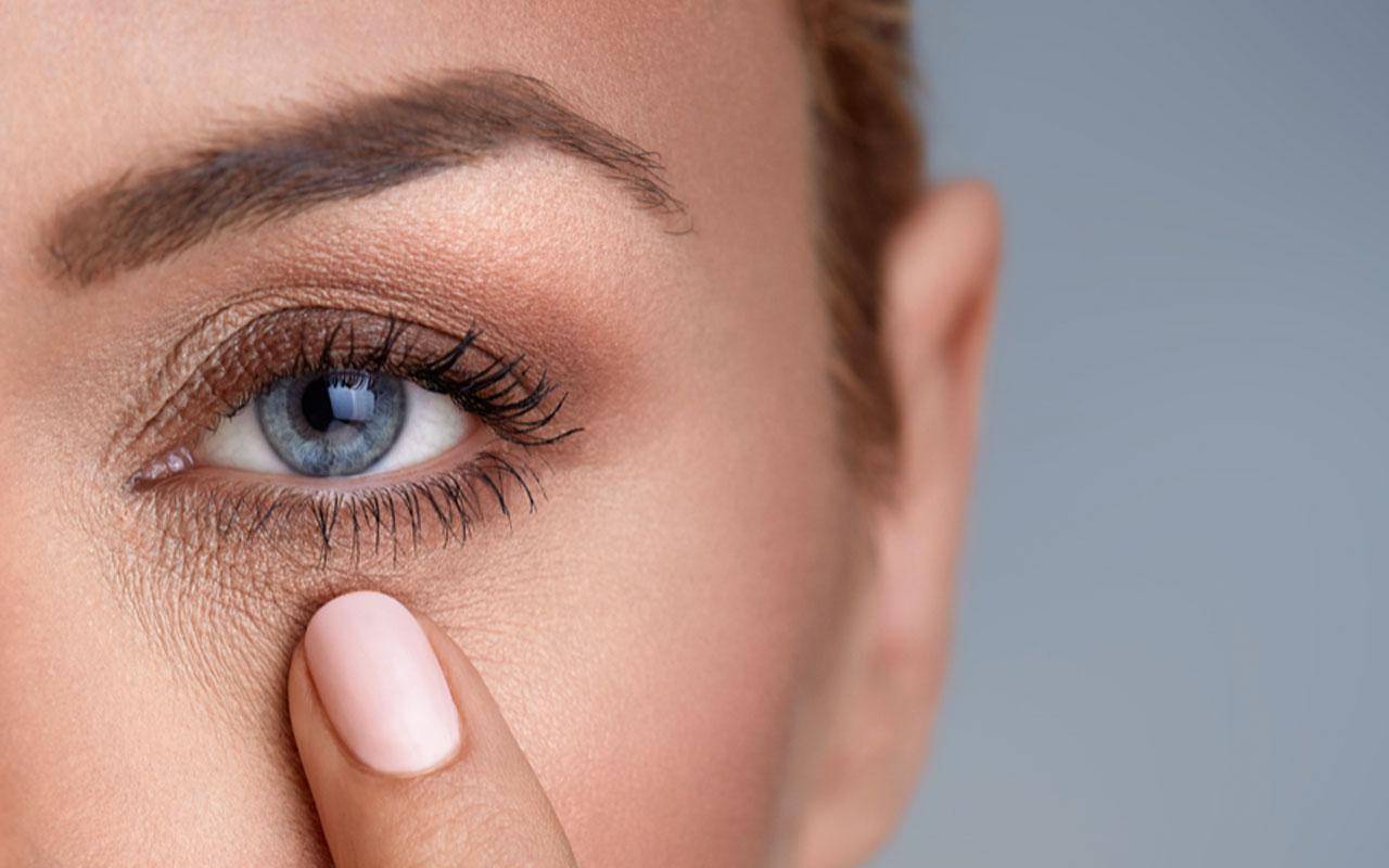Kā Izmantot Ābolu Etiķi, Lai Mīkstinātu Smalkās Līnijas Un Dabīgi Novērstu Grumbu Veidošanos