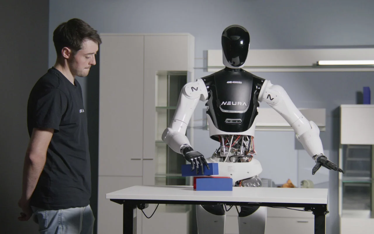 Figure 03 Vēlas Kļūt Par Ideālu Robotu-Kalpotāju: Tas Piepilda Trauku Mazgājamo Mašīnu, Mazgā Un Pat Saloka Drēbes.