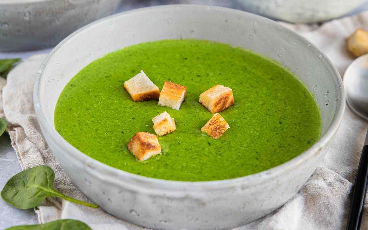 Vecāki Bija Taisnībā: Šis 30 Sekunžu Ilgais Žests Padara Spinātus Maigus Līdz Pat Februārim.