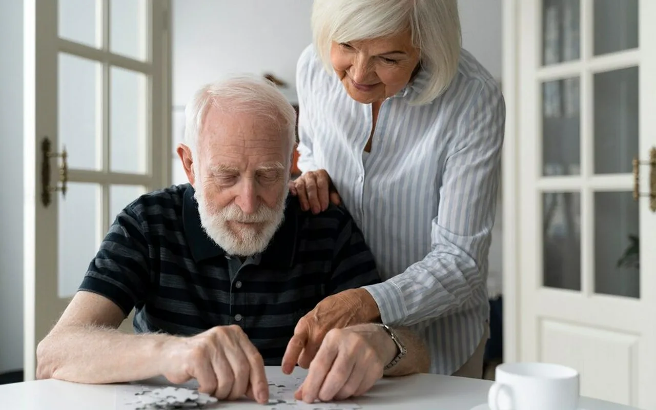 Daudzi Spēlē Kārtis, Bet Šī Spēle Vislabāk Piemērota Uzmanības Un Reakcijas Attīstīšanai Cilvēkiem, Kas Vecāki Par 70 Gadiem.