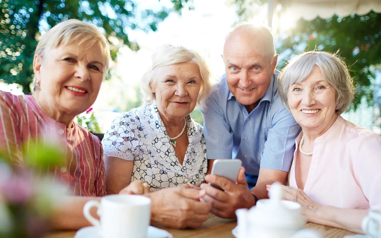 Daudzi Spēlē Kārtis, Bet Šī Spēle Vislabāk Piemērota Uzmanības Un Reakcijas Attīstīšanai Cilvēkiem, Kas Vecāki Par 70 Gadiem.
