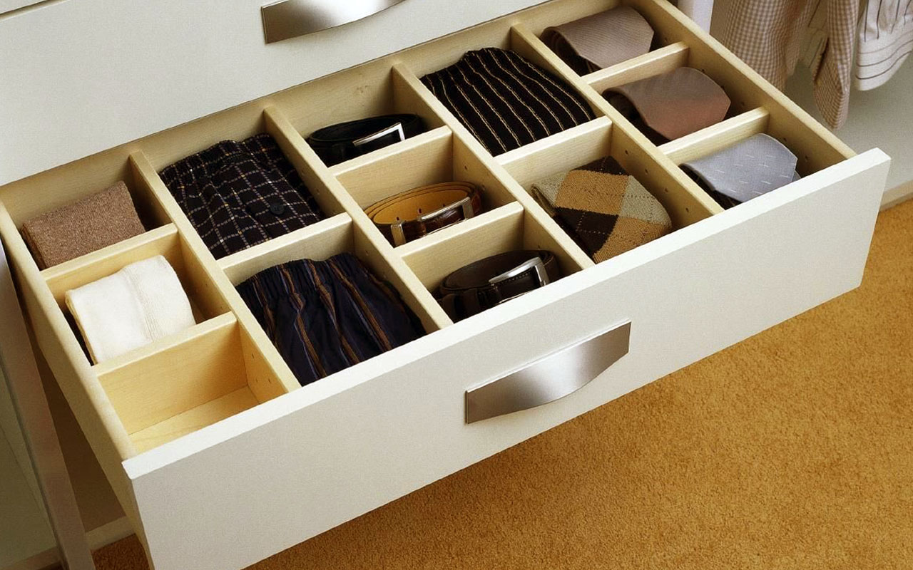 Kāpēc Apģērbu Kastēs Vajadzētu Izsmidzināt Balto Etiķi: Ko Tas Nozīmē?